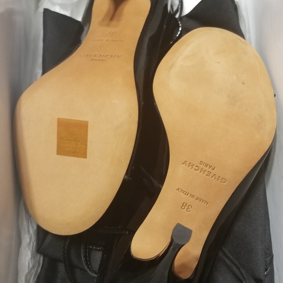 NEW Givenchy Size 8